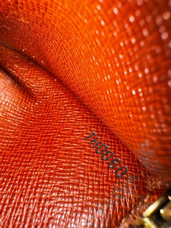 Louis Vuitton vintage Sarah monogram wallet converted Crossbody 2000 France - Picture 16 of 17